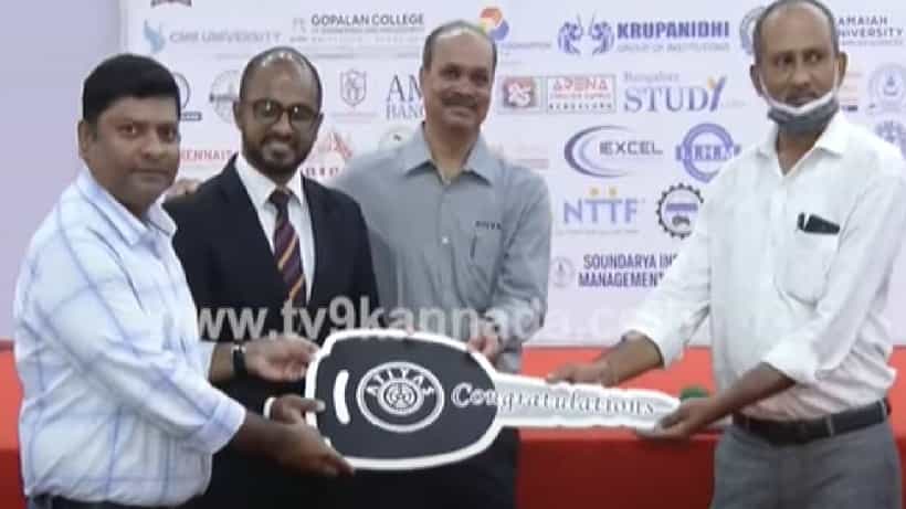 TV9 Education Summit 2022, Day 2 Highlights : ಟಿವಿ9 ಎಜುಕೇಷನ್ ಸಮಿಟ್ 2022ಗೆ ಭಾರಿ ಸ್ಪಂದನೆ: ಸಾವಿರಾರು ವಿದ್ಯಾರ್ಥಿಗಳು, ಪೋಷಕರು ಫುಲ್ ಖುಷ್