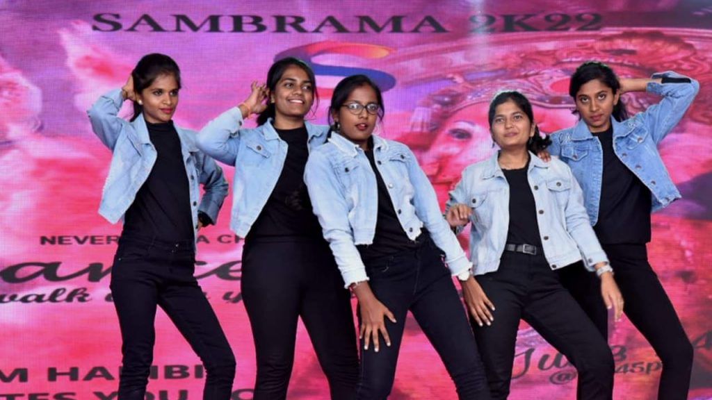 S J C Institute of Technology students in Chikkaballapur show talent in Sambrama 2022