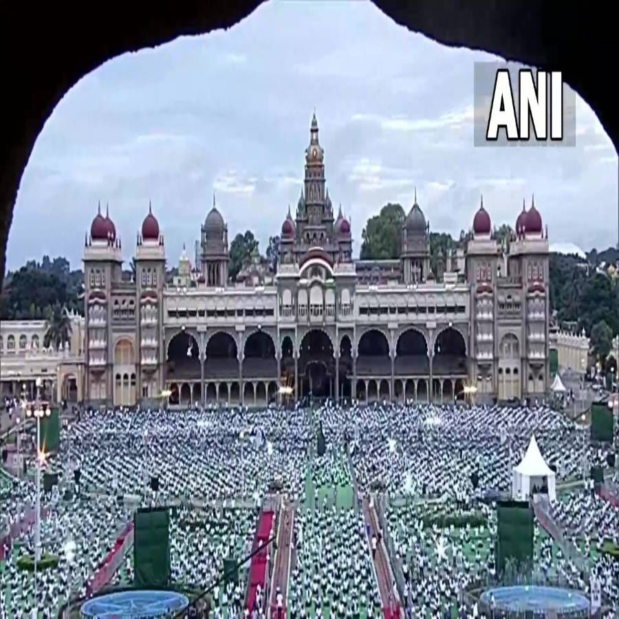 ಮೈಸೂರಿನ ಅರಮನೆ ಆವರಣದಲ್ಲಿ ಅಂತರಾಷ್ಟ್ರೀಯ ಯೋಗ ದಿನಾಚರಣೆ  