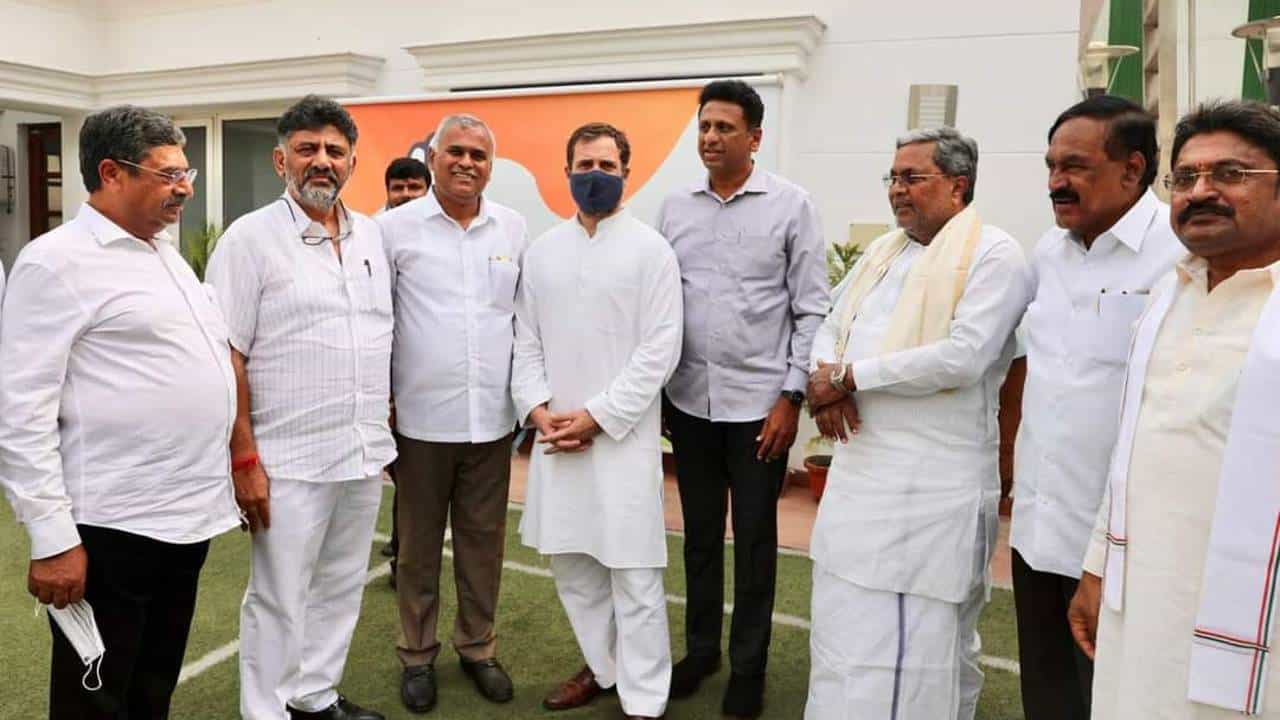 ಸಿದ್ದರಾಮಯ್ಯಗೆ 75 ವರ್ಷ: ದಾವಣಗೆರೆಯಲ್ಲಿ ಸಿದ್ದರಾಮೋತ್ಸವ ಕಾರ್ಯಕ್ರಮ -ರಾಹುಲ್ ಗಾಂಧಿಗೆ ಆಹ್ವಾನ ಸಿದ್ದರಾಮಯ್ಯಗೆ 75 ವರ್ಷ: ದಾವಣಗೆರೆಯಲ್ಲಿ ಸಿದ್ದರಾಮೋತ್ಸವ ಕಾರ್ಯಕ್ರಮ -ರಾಹುಲ್ ಗಾಂಧಿಗೆ ಆಹ್ವಾನ