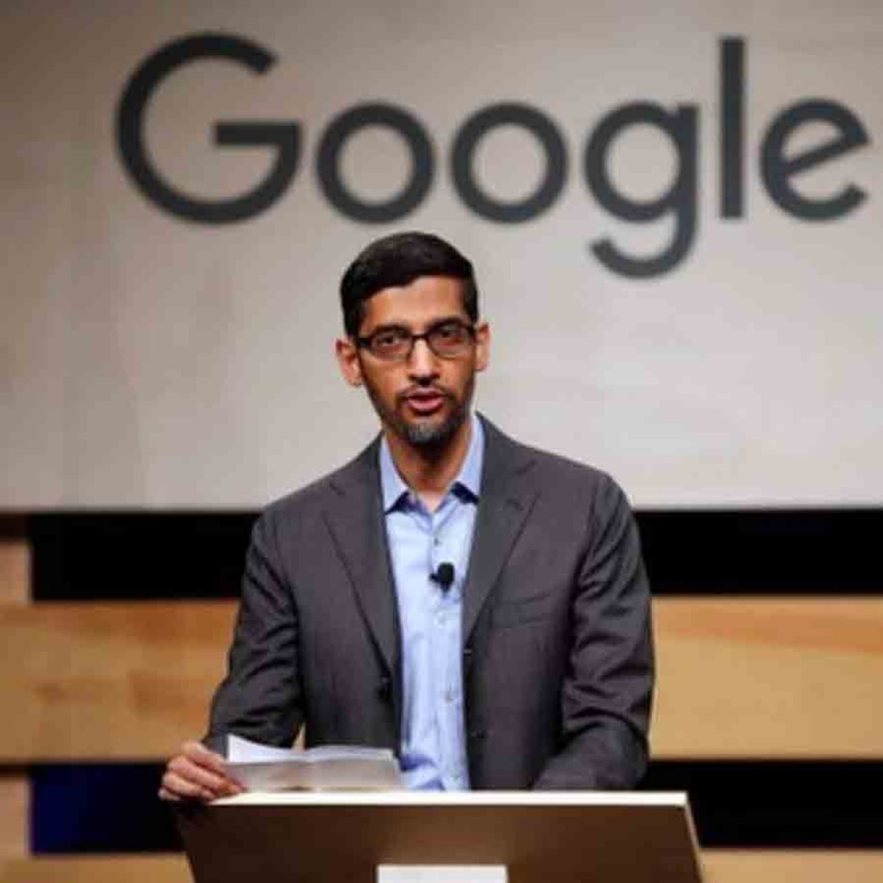 ವಿಶ್ವದ ನಂಬರ್ ವನ್ ಸರ್ಚ್ ಇಂಜಿನ್ Googleನ CEO ಸುಂದರ್ ಪಿಚೈ ಇಂದು, ಜೂನ್ 10 ರಂದು ತಮ್ಮ 50ನೇ ಹುಟ್ಟುಹಬ್ಬವನ್ನು ಆಚರಿಸಿಕೊಳ್ಳುತ್ತಿದ್ದಾರೆ. 1972ನೇ ಇಸವಿಯ ಜೂನ್ 10ರಂದು ತಮಿಳುನಾಡಿನ ಮಧುರೈನಲ್ಲಿ ಜನಿಸಿದ ಸುಂದರ್ ಪಿಚೈ 2004ರಲ್ಲಿ ಗೂಗಲ್ ಸಂಸ್ಥೆಯ ಉದ್ಯೋಗಿಯಾಗಿ ಕೆಲಸ ಆರಂಭಿಸಿದರು.