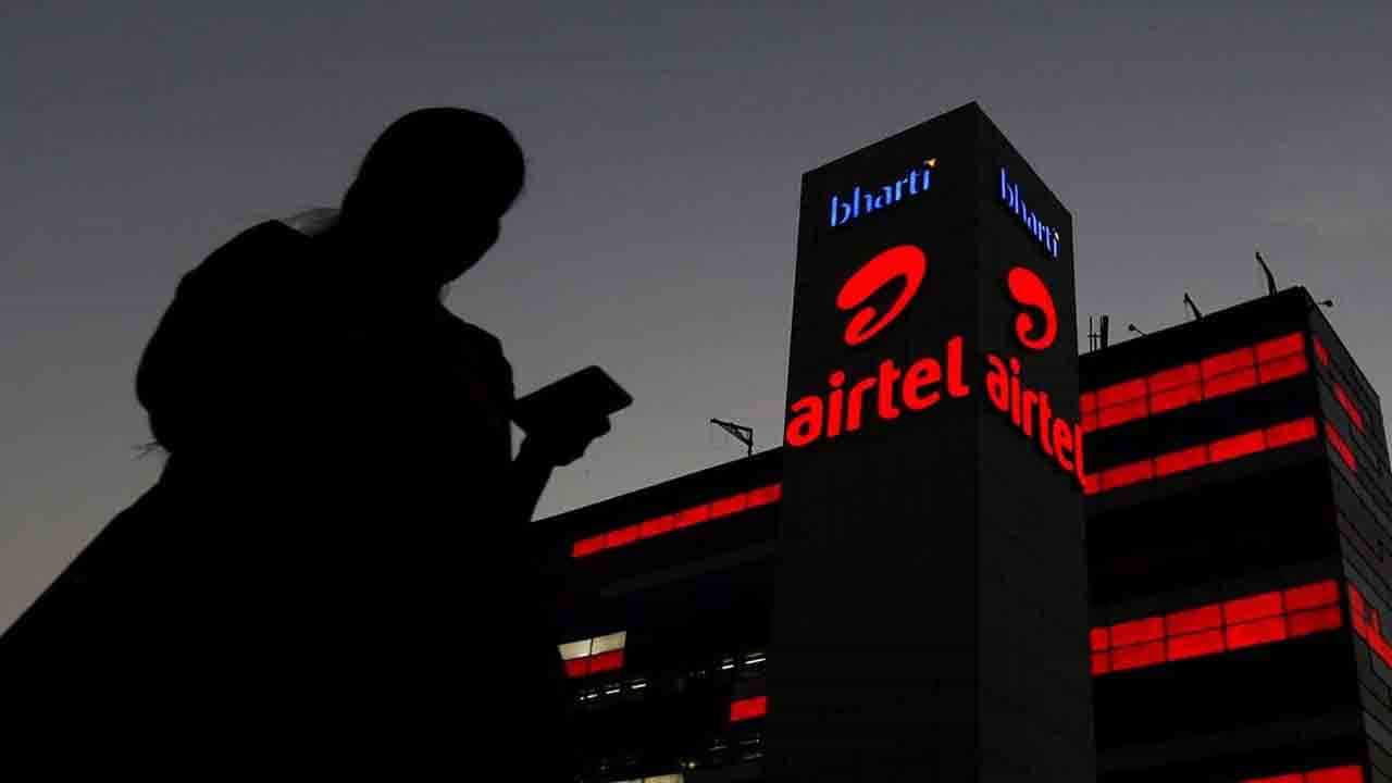 Airtel: ಏರ್ಟೆಲ್ ಬಳಕೆದಾರರೇ ಗಮನಿಸಿ: ಈ ಪ್ಲಾನ್ನಲ್ಲಾಗಿದೆ ಬಹುದೊಡ್ಡ ಬದಲಾವಣೆ Airtel: ಏರ್ಟೆಲ್ ಬಳಕೆದಾರರೇ ಗಮನಿಸಿ: ಈ ಪ್ಲಾನ್ನಲ್ಲಾಗಿದೆ ಬಹುದೊಡ್ಡ ಬದಲಾವಣೆ