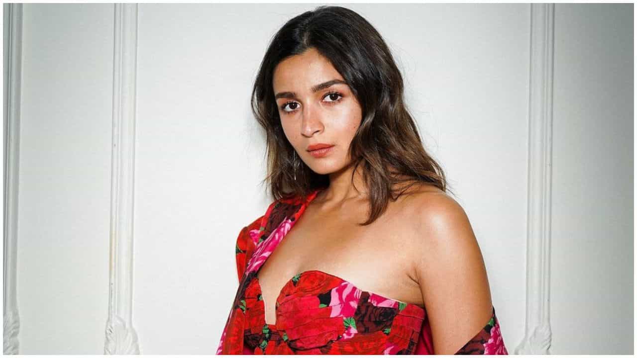 Alia Bhatt: ಪ್ರೆಗ್ನೆನ್ಸಿ ಬೆನ್ನಲ್ಲೇ ಆಲಿಯಾಗೆ ವಿಪರೀತ ಕೋಪ; ಅದಕ್ಕೆ ಕಾರಣ ಗಂಡನ ಕುರಿತ ಒಂದೇ ಒಂದು ಗಾಸಿಪ್ Alia Bhatt: ಪ್ರೆಗ್ನೆನ್ಸಿ ಬೆನ್ನಲ್ಲೇ ಆಲಿಯಾಗೆ ವಿಪರೀತ ಕೋಪ; ಅದಕ್ಕೆ ಕಾರಣ ಗಂಡನ ಕುರಿತ ಒಂದೇ ಒಂದು ಗಾಸಿಪ್