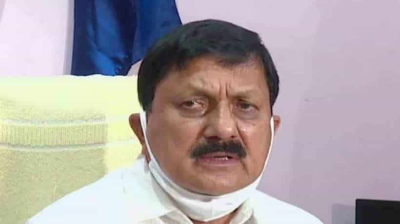 ರಾತ್ರಿ 8 ಘಂಟೆಗೆ ಒಬ್ಬಳೇ ಗೃಹ ಸಚಿವರನ್ನು ಭೇಟಿ ಆಗಲು ಹೋಗಿದ್ದೆ, ಅವರು ನನ್ನನ್ನು ಗದರಿಸಿ ಕಳಿಸಿದರು -ಶಿವಮೊಗ್ಗ ಹರ್ಷನ ಸಹೋದರಿ ಅಶ್ವಿನಿ ಬೇಸರ