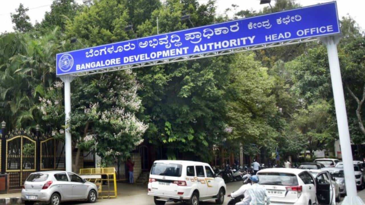 ಬಿಡಿಎ ಆಯುಕ್ತ ಎಂ ಬಿ ರಾಜೇಶ್ ಗೌಡರನ್ನು ವರ್ಗಾವಣೆಗೊಳಿಸಿದ ರಾಜ್ಯ ಸರ್ಕಾರ ಬಿಡಿಎ ಆಯುಕ್ತ ಎಂ ಬಿ ರಾಜೇಶ್ ಗೌಡರನ್ನು ವರ್ಗಾವಣೆಗೊಳಿಸಿದ ರಾಜ್ಯ ಸರ್ಕಾರ