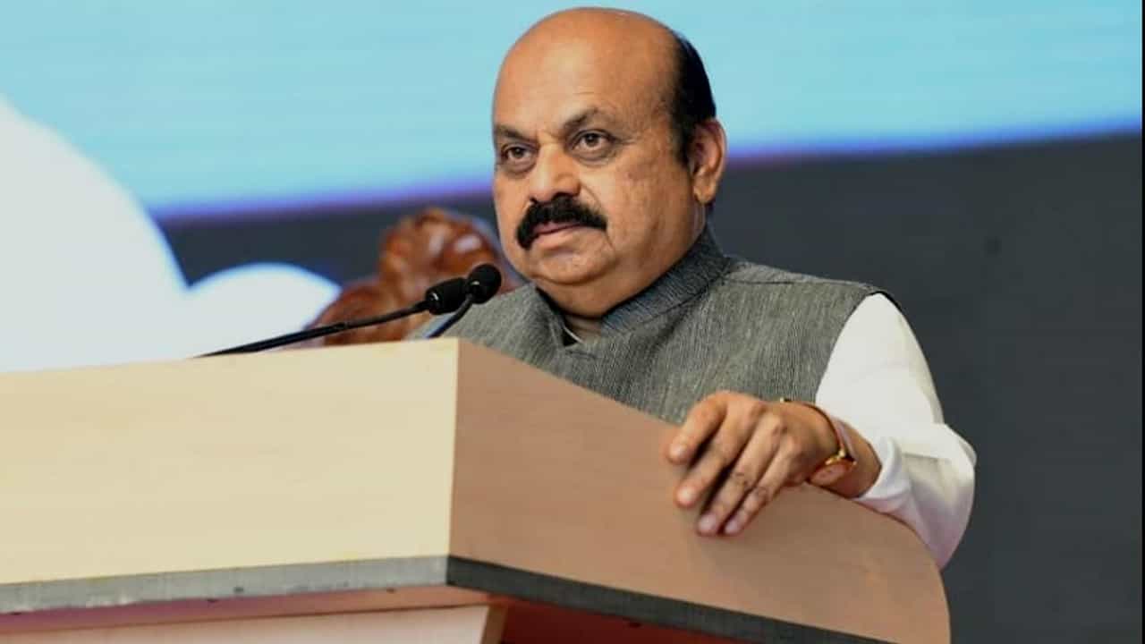 ಮೀನುಗಾರರ ಜೀವನಮಟ್ಟ ಸುಧಾರಣೆಗೆ ಮೀನುಗಾರರಿಗೆ 100 ಬೋಟ್​​​​​  ಮತ್ತು 10 ಸಾವಿರ ಮನೆಗಳ ಮಂಜೂರು : ಮುಖ್ಯಮಂತ್ರಿ ಬೊಮ್ಮಾಯಿ