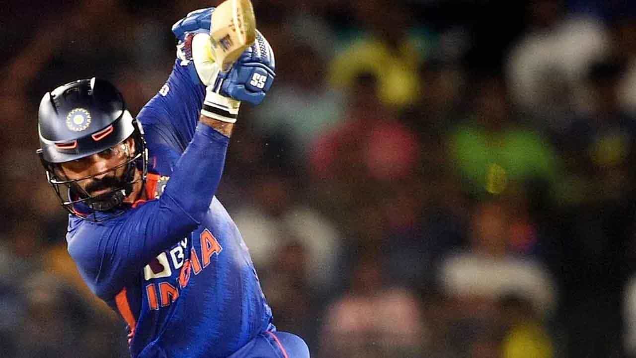 IND vs SA: ಸಿಂಗಲ್ಗೆ ಒಲ್ಲೆ ಎಂದ ಪಾಂಡ್ಯ; 26 ಎಸೆತಗಳಲ್ಲಿ ಚೊಚ್ಚಲ ಅರ್ಧಶತಕ ಸಿಡಿಸಿ ಉತ್ತರ ಕೊಟ್ಟ ಕಾರ್ತಿಕ್ IND vs SA: ಸಿಂಗಲ್ಗೆ ಒಲ್ಲೆ ಎಂದ ಪಾಂಡ್ಯ; 26 ಎಸೆತಗಳಲ್ಲಿ ಚೊಚ್ಚಲ ಅರ್ಧಶತಕ ಸಿಡಿಸಿ ಉತ್ತರ ಕೊಟ್ಟ ಕಾರ್ತಿಕ್