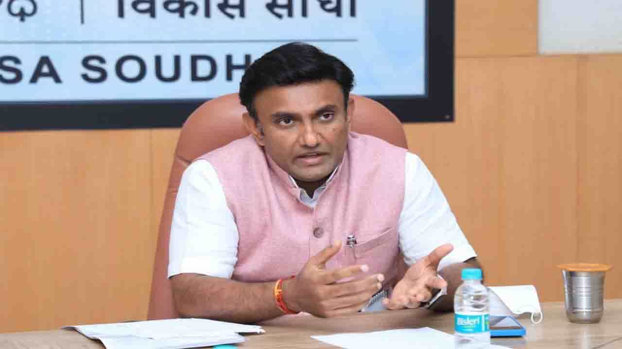 ರಾಜ್ಯದಲ್ಲಿ ಹೆಚ್ಚಾದ ಮಳೆ; ಸಾಂಕ್ರಾಮಿಕ ರೋಗಗಳ ನಿಯಂತ್ರಣಕ್ಕೆ ಕಟ್ಟುನಿಟ್ಟಿನ ಕ್ರಮ ಕೈಗೊಳ್ಳುವಂತೆ ಅಧಿಕಾರಿಗಳಿಗೆ ಸಚಿವ ಡಾ. ಸುಧಾಕರ್‌ ಸೂಚನೆ