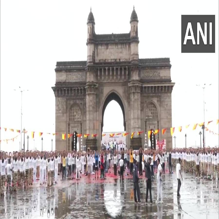 ಗೇಟ್‌ವೇ ಆಫ್ ಇಂಡಿಯಾ ಮುಂಭಾಗ ಯೋಗ ದಿನಾಚರಣೆ