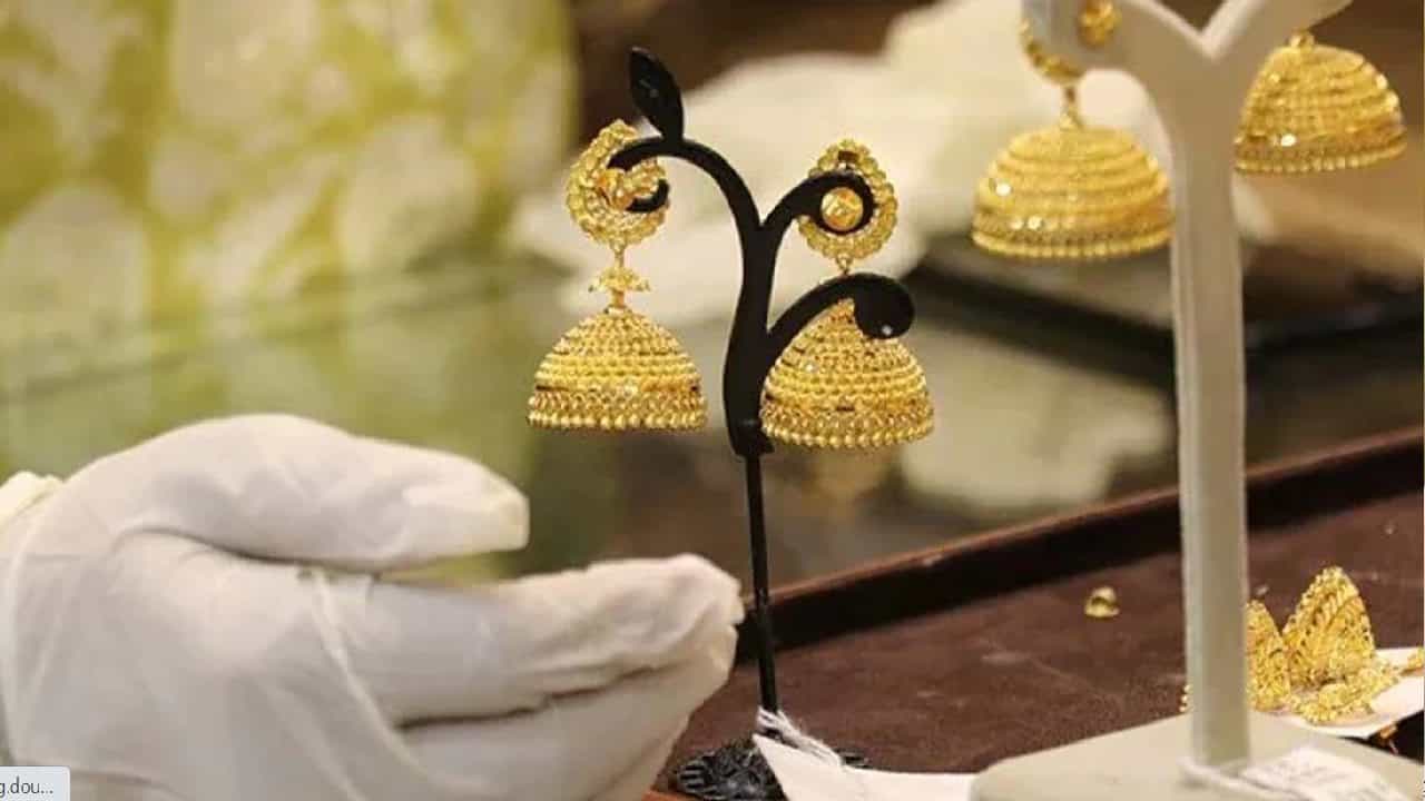 Gold- Silver Price: ಬೆಂಗಳೂರು, ಮುಂಬೈ, ಪುಣೆ ಸೇರಿ ಪ್ರಮುಖ ನಗರಗಳಲ್ಲಿ ಜೂನ್ 6ರ ಚಿನ್ನ- ಬೆಳ್ಳಿ ದರದ ವಿವರ ಇಲ್ಲಿದೆ