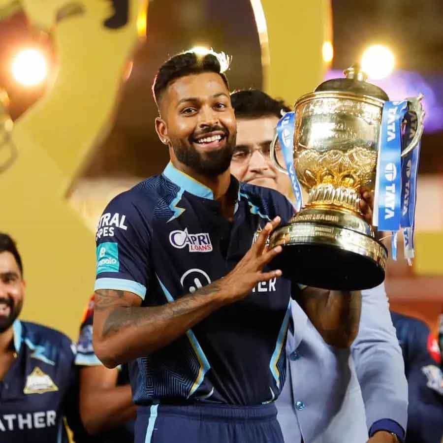 ಗುಜರಾತ್ ಟೈಟಾನ್ಸ್ ತಂಡವನ್ನು ಮೊದಲ ಬಾರಿಗೆ ಐಪಿಎಲ್ ಚಾಂಪಿಯನ್ ಮಾಡಿದ ಹಾರ್ದಿಕ್ ಪಾಂಡ್ಯ ಈ ದಿನಗಳಲ್ಲಿ ವಿಶೇಷ ಗೆಲುವಿನ ಸಂಭ್ರಮದಲ್ಲಿದ್ದಾರೆ. ಐಪಿಎಲ್ಗೂ ಮುನ್ನ ನಿರಂತರವಾಗಿ ಪ್ರಶ್ನೆಗೆ ಒಳಗಾಗಿದ್ದ ಹಾರ್ದಿಕ್, ಆಲ್ರೌಂಡರ್ ಮಾತ್ರವಲ್ಲದೆ ನಾಯಕನಾಗಿಯೂ ತನ್ನನ್ನು ತಾನು ಸಾಬೀತುಪಡಿಸಿದ್ದರು.