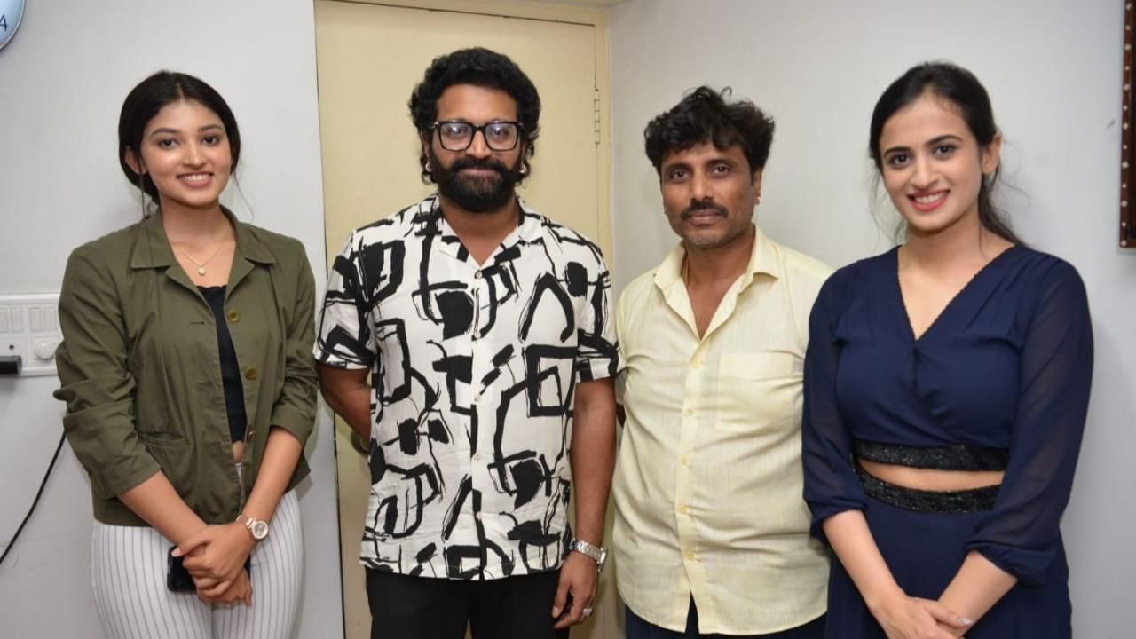 Rishab Shetty: ರಿಷಬ್ ಶೆಟ್ಟಿ ರಿಯಲ್ ಬದುಕಿಗೆ ಹತ್ತಿರವಾಗಿದೆ ‘ಹರಿಕಥೆ ಅಲ್ಲ ಗಿರಿಕಥೆ’ ಸಿನಿಮಾ; ಏನು ಇದರ ಕಹಾನಿ? Rishab Shetty: ರಿಷಬ್ ಶೆಟ್ಟಿ ರಿಯಲ್ ಬದುಕಿಗೆ ಹತ್ತಿರವಾಗಿದೆ ‘ಹರಿಕಥೆ ಅಲ್ಲ ಗಿರಿಕಥೆ’ ಸಿನಿಮಾ; ಏನು ಇದರ ಕಹಾನಿ?