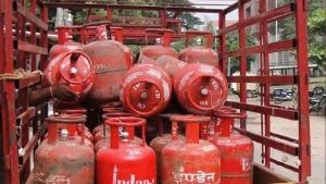 LPG Gas Cylinder Price: ಗೃಹಬಳಕೆ ಸಿಲಿಂಡರ್ ಬೆಲೆ 50 ರೂಪಾಯಿ ಏರಿಕೆ 