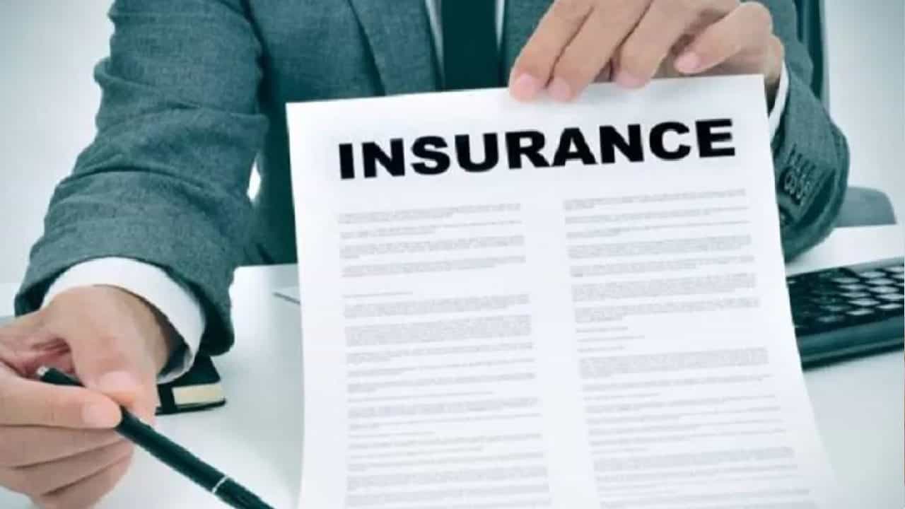 Life Insurance Policy: ಜೀವ ವಿಮಾ ಪಾಲಿಸಿಗಳನ್ನು ಖರೀದಿಸುವಾಗ ಗಮನಿಸಬೇಕಾದ 3 ಪ್ರಮುಖ ಅಂಶಗಳಿವು Life Insurance Policy: ಜೀವ ವಿಮಾ ಪಾಲಿಸಿಗಳನ್ನು ಖರೀದಿಸುವಾಗ ಗಮನಿಸಬೇಕಾದ 3 ಪ್ರಮುಖ ಅಂಶಗಳಿವು