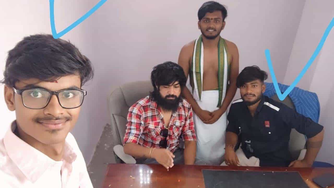 ಉದ್ಯೋಗ ಕೊಡಿಸುವುದಾಗಿ 20ಕ್ಕೂ ಹೆಚ್ಚು ಜನರಿಗೆ ವಂಚನೆ! ಹಣ ವಾಪಸ್ ಕೇಳಿದ್ದ ಯುವಕರ ಮೇಲೆ ಹಲ್ಲೆ ಉದ್ಯೋಗ ಕೊಡಿಸುವುದಾಗಿ 20ಕ್ಕೂ ಹೆಚ್ಚು ಜನರಿಗೆ ವಂಚನೆ! ಹಣ ವಾಪಸ್ ಕೇಳಿದ್ದ ಯುವಕರ ಮೇಲೆ ಹಲ್ಲೆ