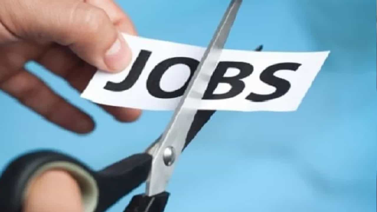 Byju's Layoff Employees: ವೆಚ್ಚ ಕಡಿತಕ್ಕಾಗಿ ವಿಶ್ವದ ಅತಿ ಹೆಚ್ಚು ಮೌಲ್ಯದ ಎಜುಟೆಕ್ ಕಂಪೆನಿ ಬೈಜೂಸ್ನಿಂದ 2500 ಉದ್ಯೋಗಿಗಳ ವಜಾ Byju's Layoff Employees: ವೆಚ್ಚ ಕಡಿತಕ್ಕಾಗಿ ವಿಶ್ವದ ಅತಿ ಹೆಚ್ಚು ಮೌಲ್ಯದ ಎಜುಟೆಕ್ ಕಂಪೆನಿ ಬೈಜೂಸ್ನಿಂದ 2500 ಉದ್ಯೋಗಿಗಳ ವಜಾ