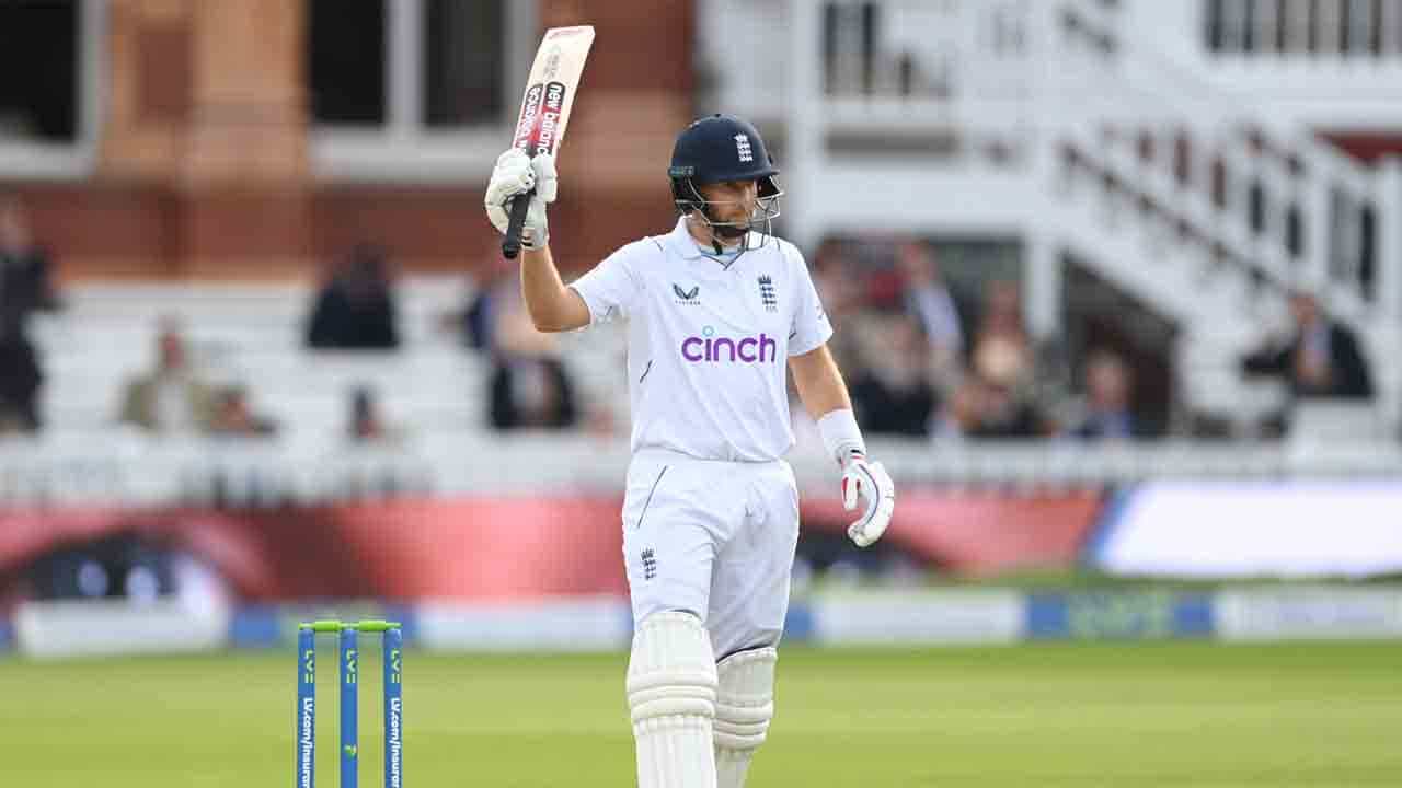 ENG vs NZ, 1st Test: ಇಂಗ್ಲೆಂಡ್ ಬೌಲರ್ಗಳ ಬಿರುಗಾಳಿಗೆ ತಬ್ಬಿಬ್ಬಾದ ನ್ಯೂಜಿಲೆಂಡ್: ಗೆಲುವಿನತ್ತ ಆಂಗ್ಲರು ENG vs NZ, 1st Test: ಇಂಗ್ಲೆಂಡ್ ಬೌಲರ್ಗಳ ಬಿರುಗಾಳಿಗೆ ತಬ್ಬಿಬ್ಬಾದ ನ್ಯೂಜಿಲೆಂಡ್: ಗೆಲುವಿನತ್ತ ಆಂಗ್ಲರು