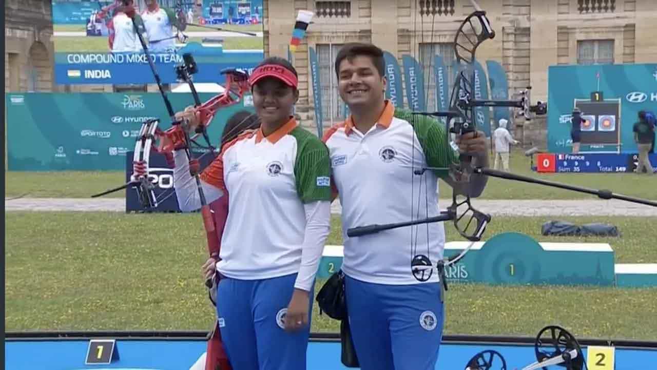 Archery World Cup: ವಿಶ್ವಕಪ್ನಲ್ಲಿ ಫ್ರಾನ್ಸ್ ತಂಡವನ್ನು ಮಣಿಸಿ ಚಿನ್ನದ ಪದಕ ಗೆದ್ದ ಭಾರತದ ಆರ್ಚರಿ ತಂಡ..! Archery World Cup: ವಿಶ್ವಕಪ್ನಲ್ಲಿ ಫ್ರಾನ್ಸ್ ತಂಡವನ್ನು ಮಣಿಸಿ ಚಿನ್ನದ ಪದಕ ಗೆದ್ದ ಭಾರತದ ಆರ್ಚರಿ ತಂಡ..!