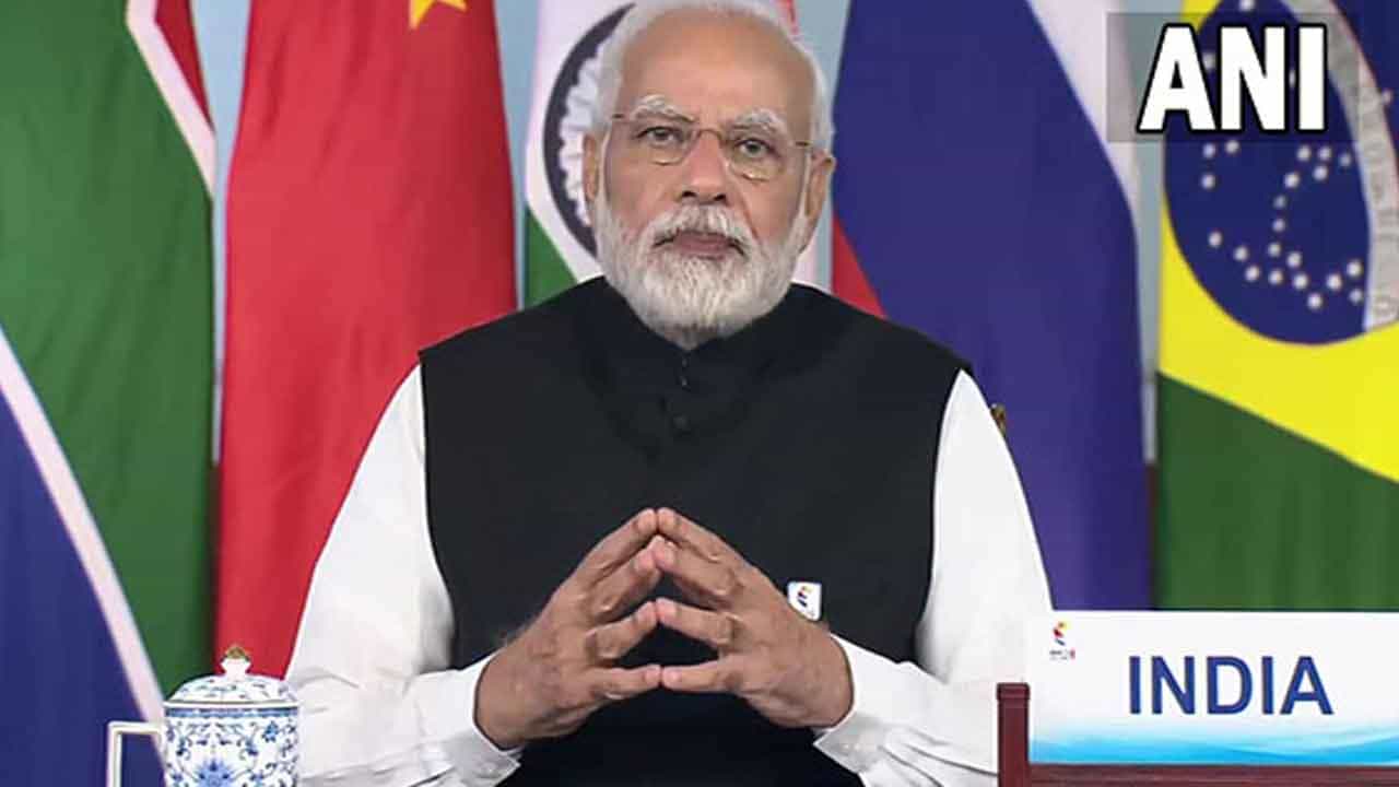 BRICS Virtual Summit 2022 ಕೊವಿಡ್ ನಂತರದ ಜಾಗತಿಕ ಆರ್ಥಿಕತೆಯ ಚೇತರಿಕೆಗೆ ಸದಸ್ಯ ರಾಷ್ಟ್ರಗಳ ಸಹಕಾರ ಸಹಾಯ ಮಾಡಬಲ್ಲದು: ಮೋದಿ BRICS Virtual Summit 2022 ಕೊವಿಡ್ ನಂತರದ ಜಾಗತಿಕ ಆರ್ಥಿಕತೆಯ ಚೇತರಿಕೆಗೆ ಸದಸ್ಯ ರಾಷ್ಟ್ರಗಳ ಸಹಕಾರ ಸಹಾಯ ಮಾಡಬಲ್ಲದು: ಮೋದಿ