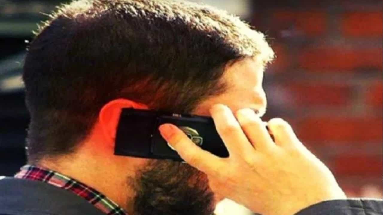 Mobile Call Tariff: ಹಲೋ, ಮೊಬೈಲ್ ಫೋನ್ ಕರೆ ದರಗಳ ಏರುವ ಸಾಧ್ಯತೆಯಿದೆ ಗಮನಿಸಿ Mobile Call Tariff: ಹಲೋ, ಮೊಬೈಲ್ ಫೋನ್ ಕರೆ ದರಗಳ ಏರುವ ಸಾಧ್ಯತೆಯಿದೆ ಗಮನಿಸಿ
