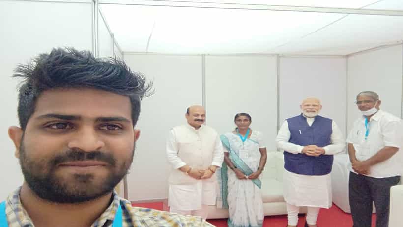 ಮೃತ ನವೀನ್ನ ಕುಟುಂಬಸ್ಥರನ್ನು ಭೇಟಿಯಾಗಿ ಭಾವುಕರಾದ ಪ್ರಧಾನಿ ಮೋದಿ