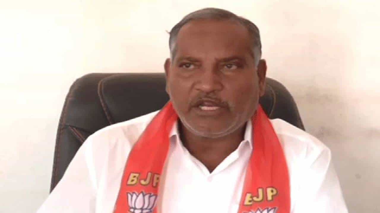 ಶಾಸಕ ನೆಹರು ಓಲೇಕಾರ ಕುಟುಂಬದಿಂದ ದಬ್ಬಾಳಿಕೆ ಆರೋಪ: ಹೊಲದಲ್ಲಿ ವಿಷ ಸೇವಿಸಿ ಆತ್ಮಹತ್ಯೆಗೆ ಯತ್ನಿಸಿದ ರೈತರು ಶಾಸಕ ನೆಹರು ಓಲೇಕಾರ ಕುಟುಂಬದಿಂದ ದಬ್ಬಾಳಿಕೆ ಆರೋಪ: ಹೊಲದಲ್ಲಿ ವಿಷ ಸೇವಿಸಿ ಆತ್ಮಹತ್ಯೆಗೆ ಯತ್ನಿಸಿದ ರೈತರು