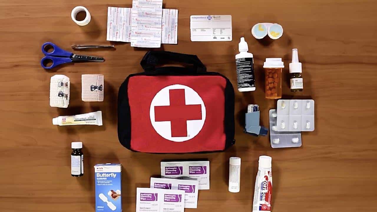 First Aid Box: ವೈದ್ಯಕೀಯ ತುರ್ತು ಪರಿಸ್ಥಿತಿ: ಪ್ರಥಮ ಚಿಕಿತ್ಸಾ ಪೆಟ್ಟಿಗೆಯಲ್ಲಿ ಈ ಸಾಮಗ್ರಿಗಳಿರಲಿ First Aid Box: ವೈದ್ಯಕೀಯ ತುರ್ತು ಪರಿಸ್ಥಿತಿ: ಪ್ರಥಮ ಚಿಕಿತ್ಸಾ ಪೆಟ್ಟಿಗೆಯಲ್ಲಿ ಈ ಸಾಮಗ್ರಿಗಳಿರಲಿ
