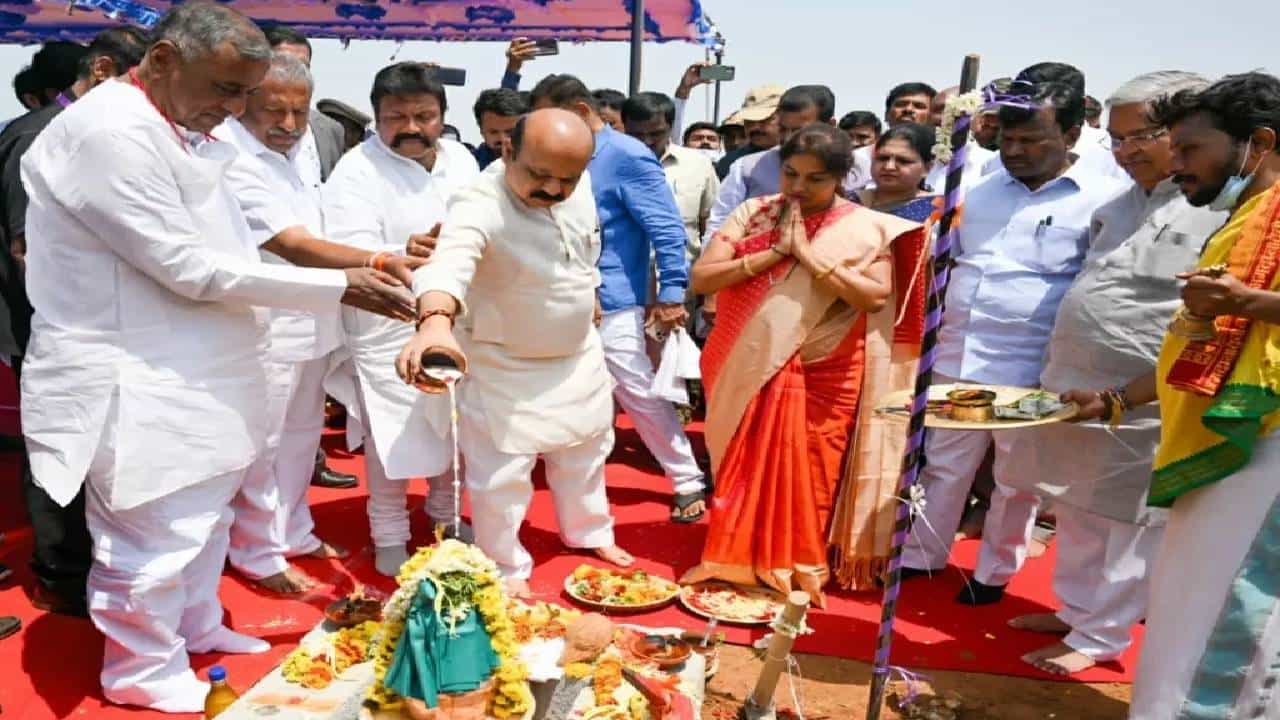 ಭದ್ರಾ ಮೇಲ್ಡಂಡೆ ಯೋಜನೆಗೆ 13 ಸಾವಿರ ಕೋಟಿ ಹಣ ಮಂಜೂರು: ಸಿಎಂ ಬೊಮ್ಮಾಯಿ ಹೇಳಿಕೆ ಭದ್ರಾ ಮೇಲ್ಡಂಡೆ ಯೋಜನೆಗೆ 13 ಸಾವಿರ ಕೋಟಿ ಹಣ ಮಂಜೂರು: ಸಿಎಂ ಬೊಮ್ಮಾಯಿ ಹೇಳಿಕೆ