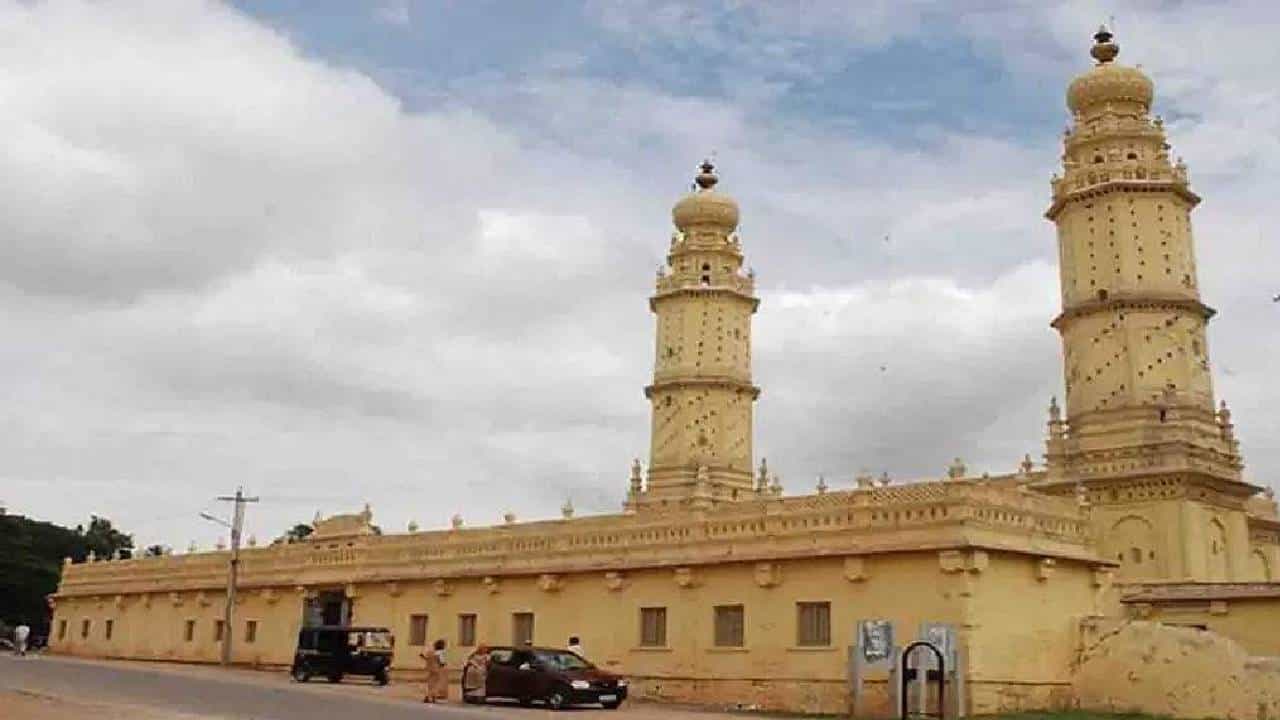 ಜಾಮೀಯ ಮಸೀದಿ ಶೇ.100ರಷ್ಟು ಮಸೀದಿಯೇ, ಬ್ರಿಟಿಷರ ಉಲ್ಲೇಖವನ್ನು ಒಪ್ಪಲ್ಲ: ಆಸಿಫ್ ಸೇಠ್ ಜಾಮೀಯ ಮಸೀದಿ ಶೇ.100ರಷ್ಟು ಮಸೀದಿಯೇ, ಬ್ರಿಟಿಷರ ಉಲ್ಲೇಖವನ್ನು ಒಪ್ಪಲ್ಲ: ಆಸಿಫ್ ಸೇಠ್