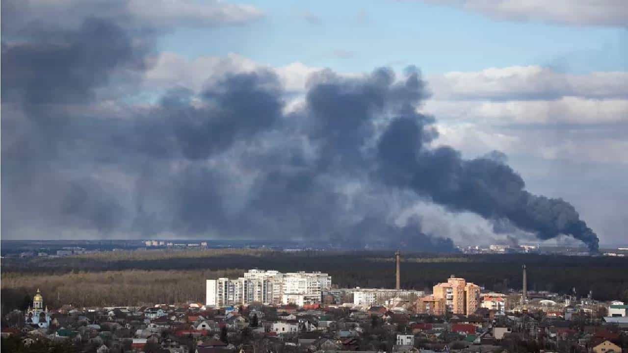 Russia-Ukraine War: ಉಕ್ರೇನ್ನ ರಾಜಧಾನಿ ಕೀವ್ನ ಕೆಲವೆಡೆ ಮತ್ತೆ ಬಾಂಬ್ ಸ್ಫೋಟ Russia-Ukraine War: ಉಕ್ರೇನ್ನ ರಾಜಧಾನಿ ಕೀವ್ನ ಕೆಲವೆಡೆ ಮತ್ತೆ ಬಾಂಬ್ ಸ್ಫೋಟ