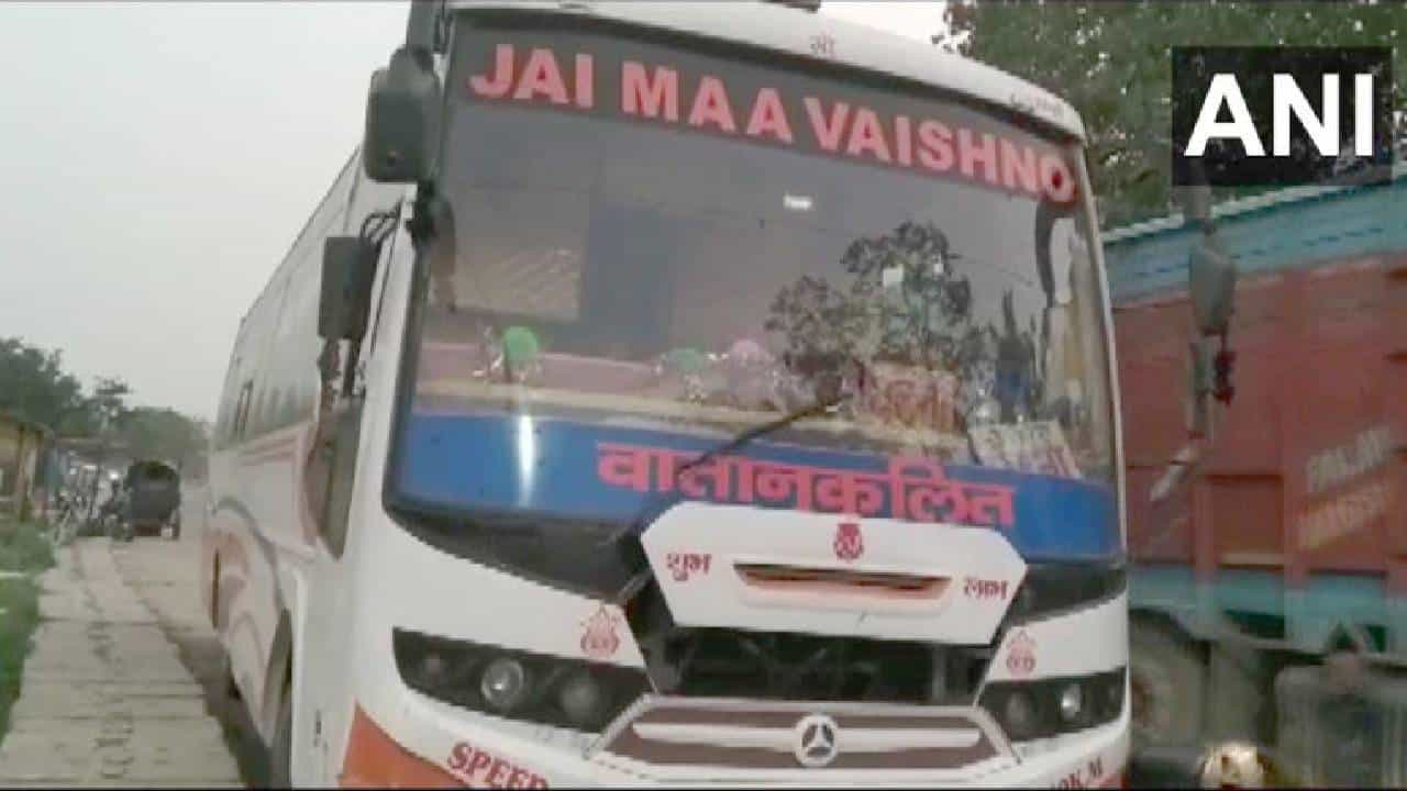 ನಿರ್ಭಯಾ ಮಾದರಿ ಕೇಸ್: ಬಿಹಾರದಲ್ಲಿ ಚಲಿಸುತ್ತಿದ್ದ ಬಸ್ನಲ್ಲಿ ಅಪ್ರಾಪ್ತೆ ಮೇಲೆ ಸಾಮೂಹಿಕ ಅತ್ಯಾಚಾರ ನಿರ್ಭಯಾ ಮಾದರಿ ಕೇಸ್: ಬಿಹಾರದಲ್ಲಿ ಚಲಿಸುತ್ತಿದ್ದ ಬಸ್ನಲ್ಲಿ ಅಪ್ರಾಪ್ತೆ ಮೇಲೆ ಸಾಮೂಹಿಕ ಅತ್ಯಾಚಾರ