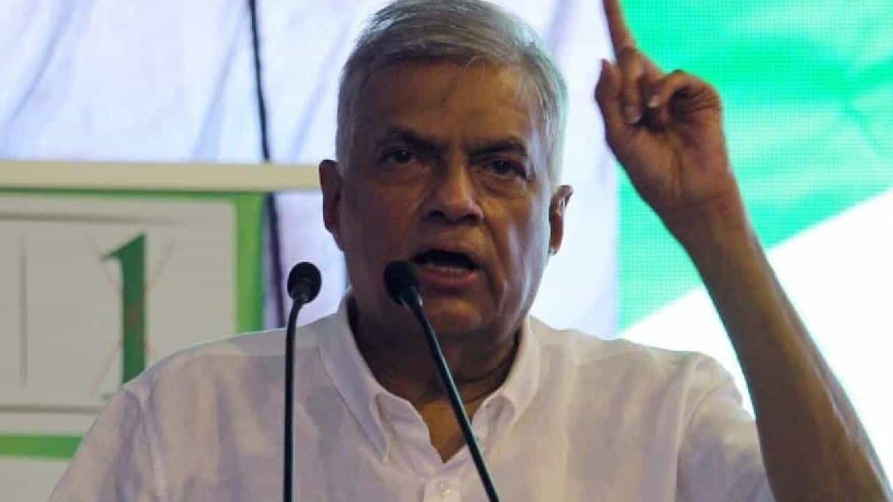Sri Lanka Crisis: ಭಾರತ ಬಿಟ್ಟು ಬೇರಾವ ದೇಶವೂ ನಮಗೆ ಹಣ ನೀಡುತ್ತಿಲ್ಲ; ಶ್ರೀಲಂಕಾ ಪ್ರಧಾನಿ ಹೇಳಿಕೆ Sri Lanka Crisis: ಭಾರತ ಬಿಟ್ಟು ಬೇರಾವ ದೇಶವೂ ನಮಗೆ ಹಣ ನೀಡುತ್ತಿಲ್ಲ; ಶ್ರೀಲಂಕಾ ಪ್ರಧಾನಿ ಹೇಳಿಕೆ