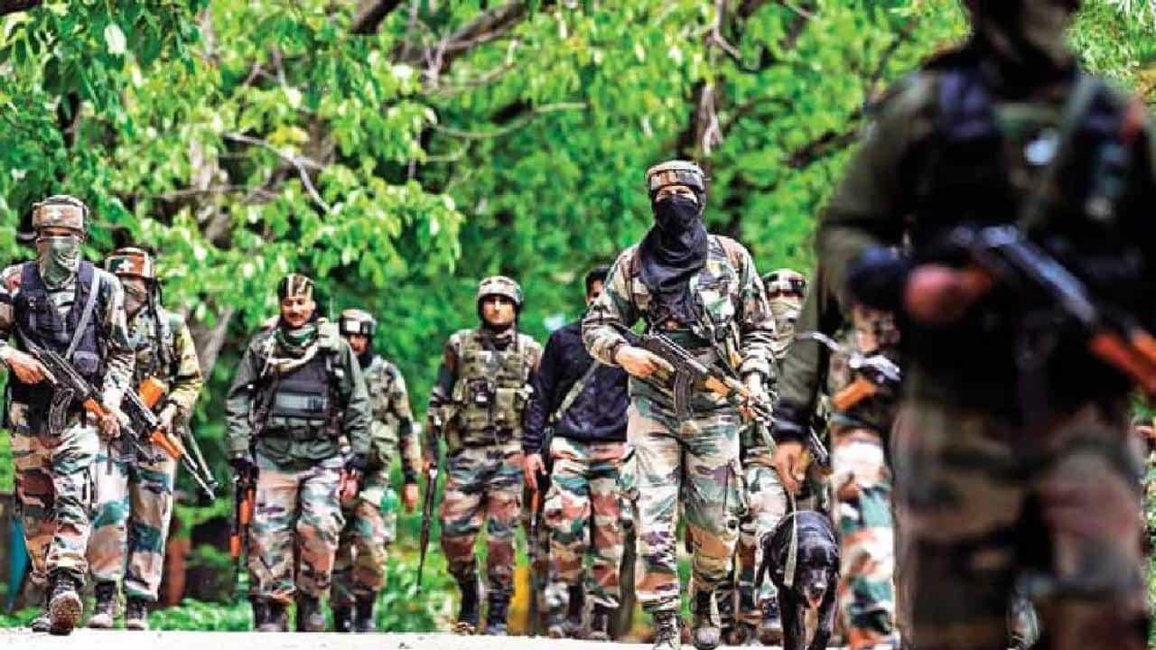 Agnipath Scheme: ಕೇವಲ 3 ವರ್ಷಗಳಿಗೆ ಸೈನಿಕರನ್ನು ನೇಮಿಸುವ ಕೇಂದ್ರದ ‘ಅಗ್ನಿಪಥ’ ಯೋಜನೆಗೆ ಚಾಲನೆ Agnipath Scheme: ಕೇವಲ 3 ವರ್ಷಗಳಿಗೆ ಸೈನಿಕರನ್ನು ನೇಮಿಸುವ ಕೇಂದ್ರದ ‘ಅಗ್ನಿಪಥ’ ಯೋಜನೆಗೆ ಚಾಲನೆ