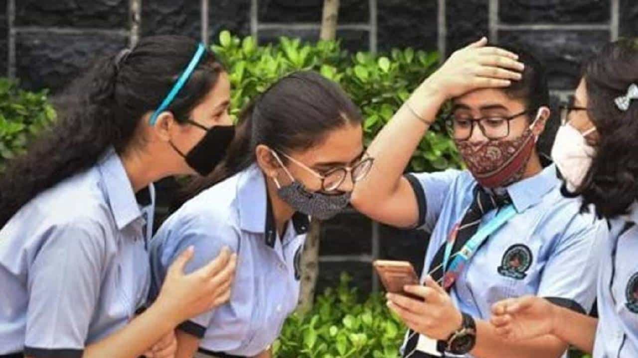 Karnataka 2nd PUC District Rankings List 2022: ಪಿಯುಸಿ ಪರೀಕ್ಷೆಯಲ್ಲಿ ದಕ್ಷಿಣ ಕನ್ನಡ ಜಿಲ್ಲೆಗೆ ಪ್ರಥಮ, ಚಿತ್ರದುರ್ಗಕ್ಕೆ ಕೊನೆಯ ಸ್ಥಾನ Karnataka 2nd PUC District Rankings List 2022: ಪಿಯುಸಿ ಪರೀಕ್ಷೆಯಲ್ಲಿ ದಕ್ಷಿಣ ಕನ್ನಡ ಜಿಲ್ಲೆಗೆ ಪ್ರಥಮ, ಚಿತ್ರದುರ್ಗಕ್ಕೆ ಕೊನೆಯ ಸ್ಥಾನ