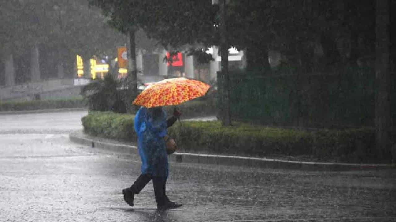 Monsoon 2022: ತಮಿಳುನಾಡಿನಾದ್ಯಂತ ಇಂದು ಗುಡುಗು ಸಹಿತ ಭಾರಿ ಮಳೆಯ ಮುನ್ಸೂಚನೆ Monsoon 2022: ತಮಿಳುನಾಡಿನಾದ್ಯಂತ ಇಂದು ಗುಡುಗು ಸಹಿತ ಭಾರಿ ಮಳೆಯ ಮುನ್ಸೂಚನೆ