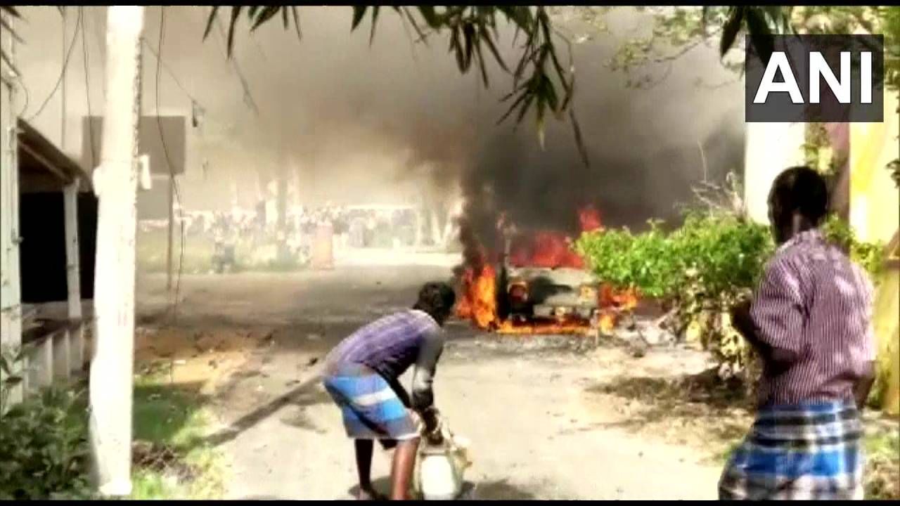 ತಮಿಳುನಾಡು: ದಿಂಡಿಗಲ್ ಕಲೆಕ್ಟರ್ ಕಚೇರಿ ಎದುರು ಪಟಾಕಿ ಅಂಗಡಿ ಸ್ಫೋಟ, ಓರ್ವ ಸಾವು ತಮಿಳುನಾಡು: ದಿಂಡಿಗಲ್ ಕಲೆಕ್ಟರ್ ಕಚೇರಿ ಎದುರು ಪಟಾಕಿ ಅಂಗಡಿ ಸ್ಫೋಟ, ಓರ್ವ ಸಾವು