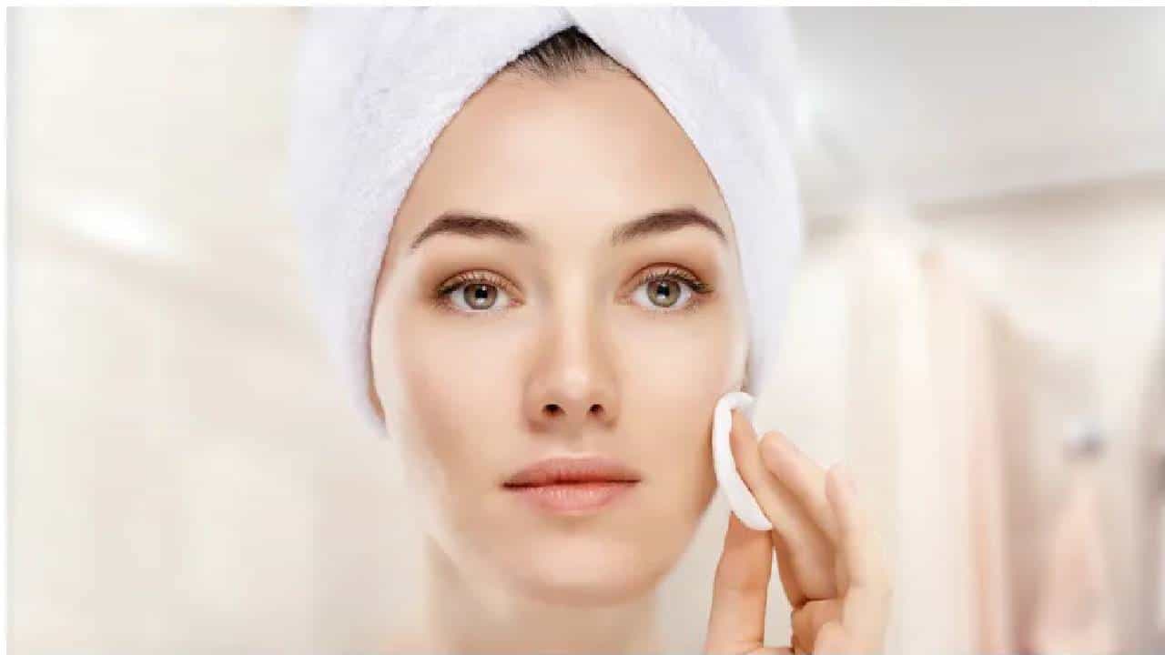 Oily Skin: ಮಳೆಗಾಲದಲ್ಲಿ ಆಯಿಲಿ ತ್ವಚೆಯ ರಕ್ಷಣೆ ಮಾಡುವುದು ಹೇಗೆ? Oily Skin: ಮಳೆಗಾಲದಲ್ಲಿ ಆಯಿಲಿ ತ್ವಚೆಯ ರಕ್ಷಣೆ ಮಾಡುವುದು ಹೇಗೆ?