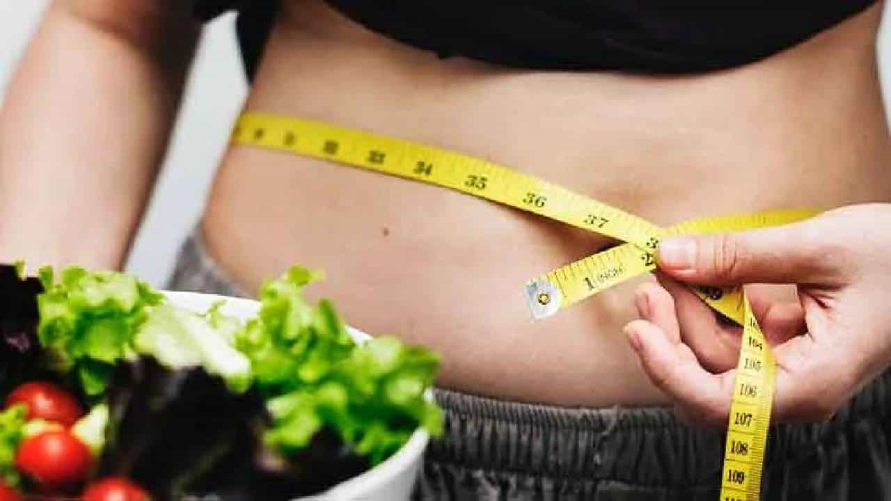 Women Health: 40 ವರ್ಷಕ್ಕಿಂತ ಮೇಲ್ಪಟ್ಟ ಮಹಿಳೆಯರು ತೂಕ ಕಡಿಮೆ ಮಾಡಲು ಹೀಗೆ ಮಾಡಿ Women Health: 40 ವರ್ಷಕ್ಕಿಂತ ಮೇಲ್ಪಟ್ಟ ಮಹಿಳೆಯರು ತೂಕ ಕಡಿಮೆ ಮಾಡಲು ಹೀಗೆ ಮಾಡಿ