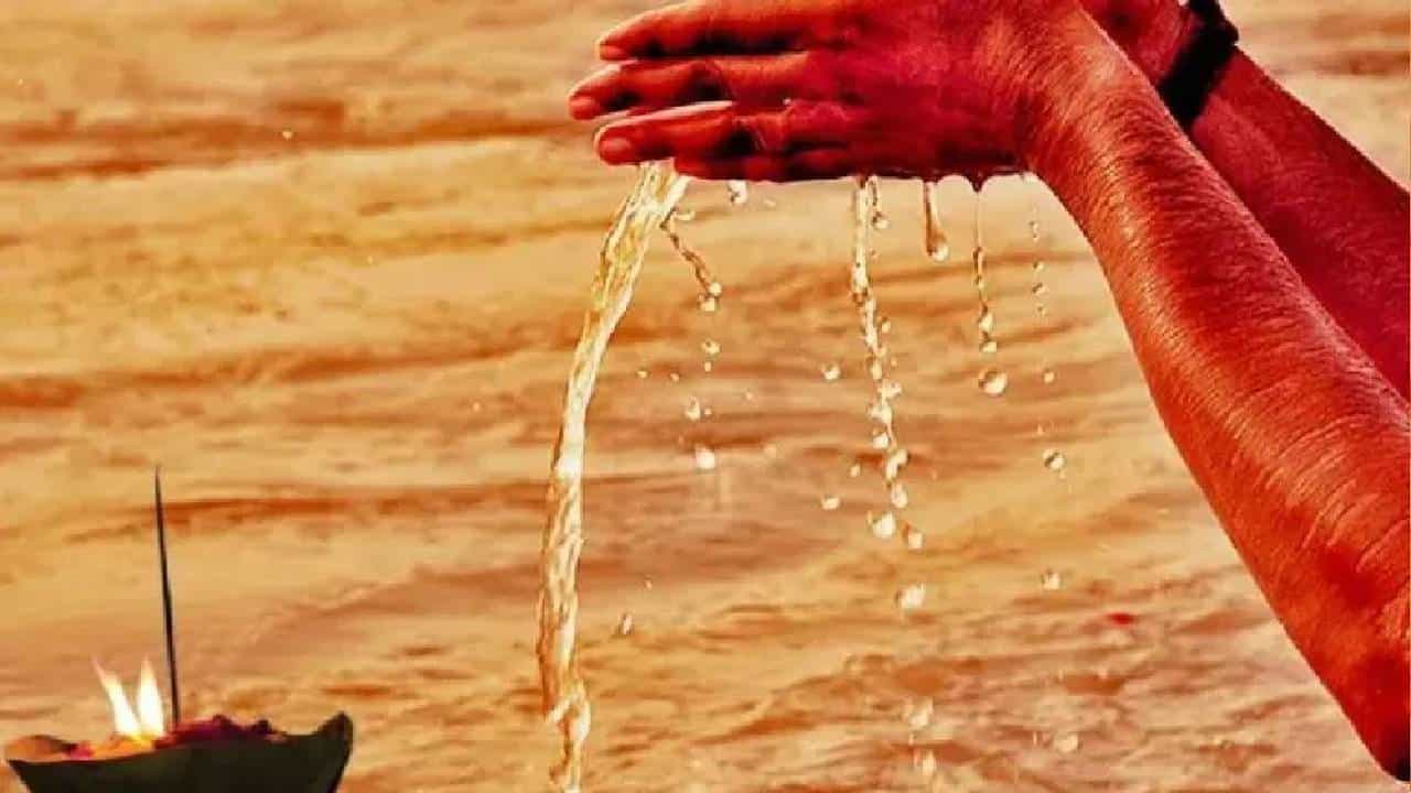 Ashadha Amavasya 2022: ಆಷಾಢ ಅಮಾವಾಸ್ಯೆ ಯಾವಾಗ? ಪೂಜಾ ವಿಧಾನ ಹಾಗೂ ಶುಭ ಮುಹೂರ್ತ Ashadha Amavasya 2022: ಆಷಾಢ ಅಮಾವಾಸ್ಯೆ ಯಾವಾಗ? ಪೂಜಾ ವಿಧಾನ ಹಾಗೂ ಶುಭ ಮುಹೂರ್ತ