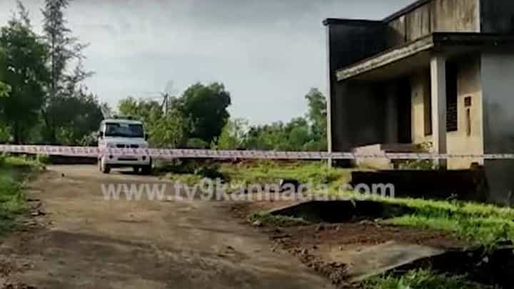 ಮಂಗಳೂರು ಹೊರವಲಯದಲ್ಲಿ ತಮ್ಮ ಮೇಲೆ ಹಲ್ಲೆ ನಡೆಸಿದ ಕೊಲೆ ಅರೋಪಿಗಳನ್ನು ಪೊಲೀಸರು ಗುಂಡು ಹಾರಿಸಿ ವಶಕ್ಕೆ ಪಡೆದರು ಮಂಗಳೂರು ಹೊರವಲಯದಲ್ಲಿ ತಮ್ಮ ಮೇಲೆ ಹಲ್ಲೆ ನಡೆಸಿದ ಕೊಲೆ ಅರೋಪಿಗಳನ್ನು ಪೊಲೀಸರು ಗುಂಡು ಹಾರಿಸಿ ವಶಕ್ಕೆ ಪಡೆದರು