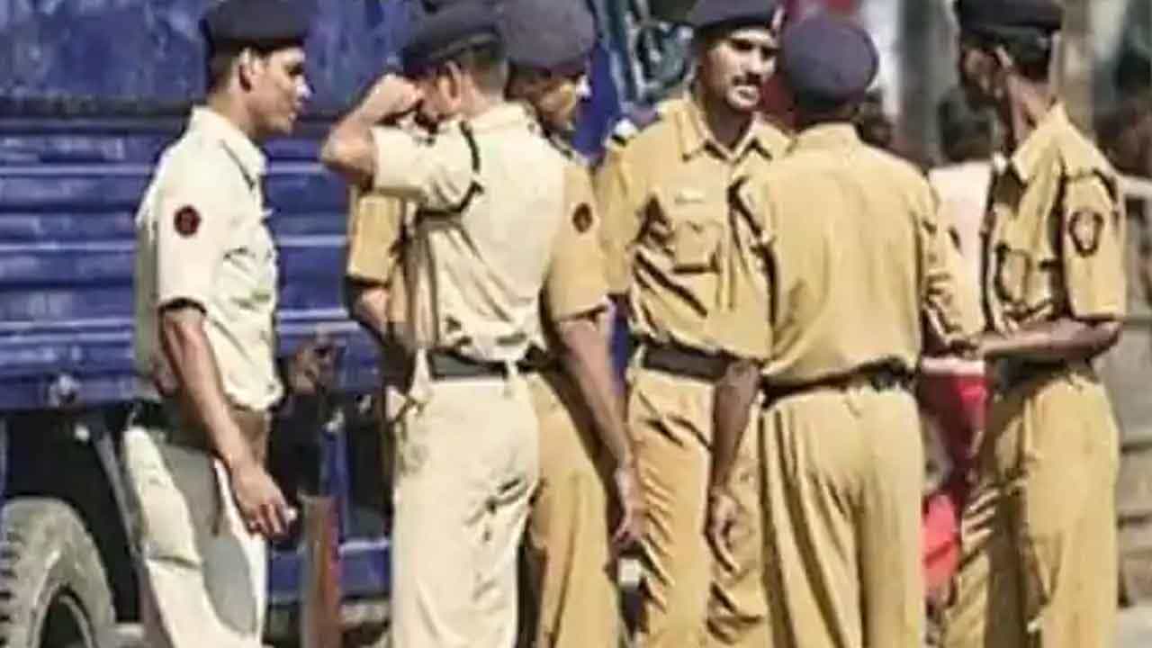 Hyderabad Gang Rape ಹೈದರಾಬಾದ್ ಸಾಮೂಹಿಕ ಅತ್ಯಾಚಾರ ಪ್ರಕರಣದಲ್ಲಿ ಎಐಎಂಐಎಂ ಶಾಸಕನ ಪುತ್ರ ವಶಕ್ಕೆ Hyderabad Gang Rape ಹೈದರಾಬಾದ್ ಸಾಮೂಹಿಕ ಅತ್ಯಾಚಾರ ಪ್ರಕರಣದಲ್ಲಿ ಎಐಎಂಐಎಂ ಶಾಸಕನ ಪುತ್ರ ವಶಕ್ಕೆ