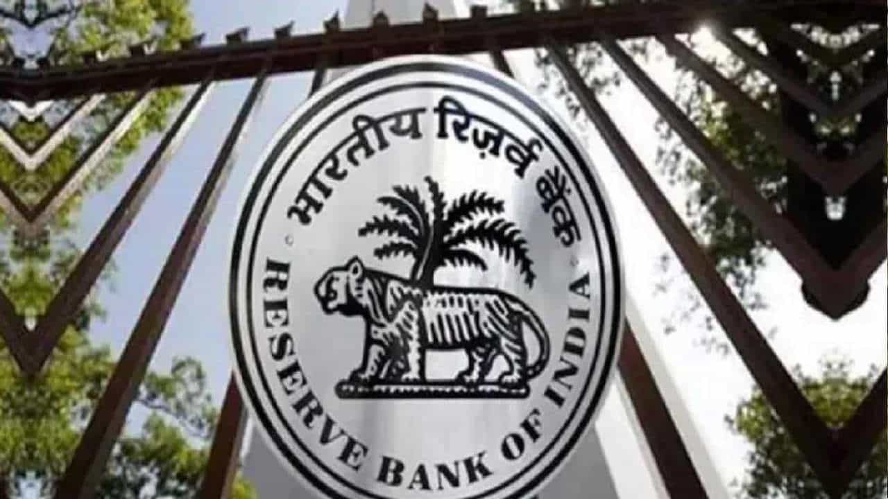RBI MPC Meet: ವರಲಕ್ಷ್ಮೀ ಹಬ್ಬದಂದೇ ಆರ್ಬಿಐ ಗವರ್ನರ್ ಸುದ್ದಿಗೋಷ್ಠಿ: ಅಡುಗೆಮನೆ ಬಜೆಟ್ ಮೇಲೇನು ಪರಿಣಾಮ RBI MPC Meet: ವರಲಕ್ಷ್ಮೀ ಹಬ್ಬದಂದೇ ಆರ್ಬಿಐ ಗವರ್ನರ್ ಸುದ್ದಿಗೋಷ್ಠಿ: ಅಡುಗೆಮನೆ ಬಜೆಟ್ ಮೇಲೇನು ಪರಿಣಾಮ
