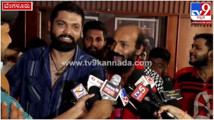 777 Charlie: ರಾಜ್ ಬಿ. ಶೆಟ್ಟಿ ಸಾಕಿದ್ದಾರೆ 8 ಬೀದಿನಾಯಿ; ಅಭಿಮಾನಿಗಳಿಗೆ ಮಾದರಿಯಾದ ನಟ 777 Charlie: ರಾಜ್ ಬಿ. ಶೆಟ್ಟಿ ಸಾಕಿದ್ದಾರೆ 8 ಬೀದಿನಾಯಿ; ಅಭಿಮಾನಿಗಳಿಗೆ ಮಾದರಿಯಾದ ನಟ