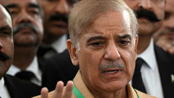Pakistan Economy: ದೊಡ್ಡ ಕೈಗಾರಿಕೆಗಳ ಮೇಲೆ ಶೇ 10ರಷ್ಟು ಹೆಚ್ಚುವರಿ ತೆರಿಗೆ ವಿಧಿಸಿದ ಪಾಕಿಸ್ತಾನ, ಷೇರು ಮೌಲ್ಯದಲ್ಲಿ ಭಾರೀ ಕುಸಿತ