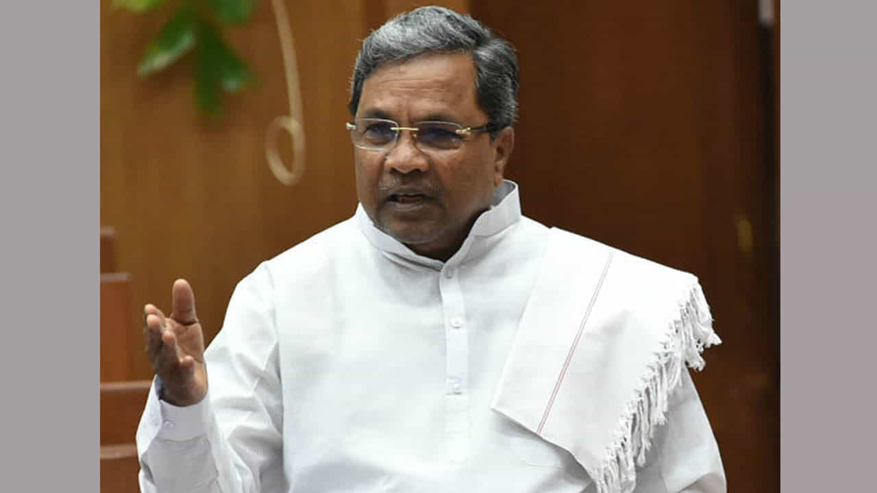 ಪಠ್ಯಪುಸ್ತಕ ಪರಿಷ್ಕರಣೆ ವಿವಾದ: ಶಿಕ್ಷಣ ಸಚಿವ ಬಿಸಿ ನಾಗೇಶ್ಗೆ ಸಿದ್ದರಾಮಯ್ಯರಿಂದ ಪ್ರಶ್ನೆಗಳ ಸುರಿಮಳೆ ಪಠ್ಯಪುಸ್ತಕ ಪರಿಷ್ಕರಣೆ ವಿವಾದ: ಶಿಕ್ಷಣ ಸಚಿವ ಬಿಸಿ ನಾಗೇಶ್ಗೆ ಸಿದ್ದರಾಮಯ್ಯರಿಂದ ಪ್ರಶ್ನೆಗಳ ಸುರಿಮಳೆ