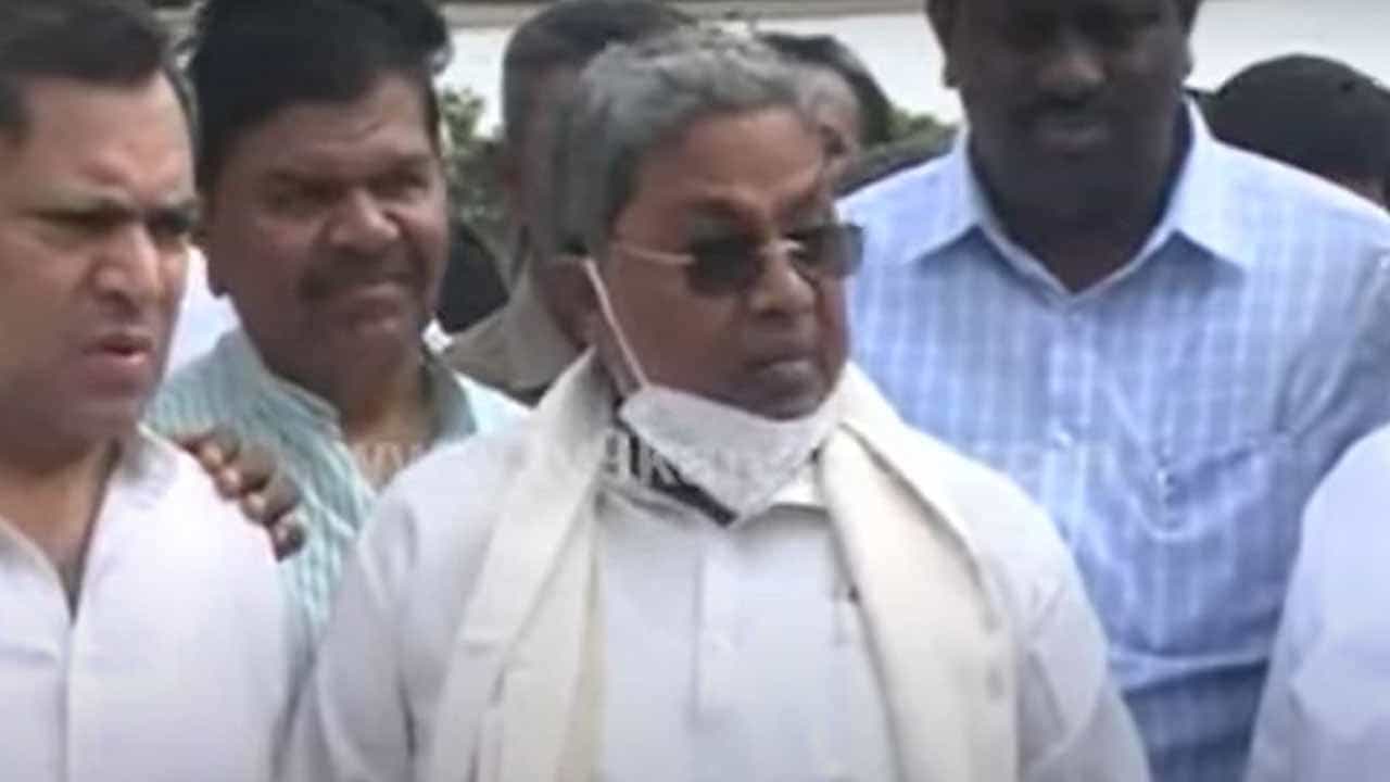 ಮಹಾರಾಷ್ಟ್ರದಲ್ಲಿ ನಾವು ಅಧಿಕಾರ ಕಳೆದುಕೊಂಡಿಲ್ಲ, ಆಪರೇಷನ್ ಕಮಲದ ಮೂಲಕ ಸರ್ಕಾರವನ್ನು ಬೀಳಿಸಲಾಗುತ್ತಿದೆ: ಸಿದ್ದರಾಮಯ್ಯ ಮಹಾರಾಷ್ಟ್ರದಲ್ಲಿ ನಾವು ಅಧಿಕಾರ ಕಳೆದುಕೊಂಡಿಲ್ಲ, ಆಪರೇಷನ್ ಕಮಲದ ಮೂಲಕ ಸರ್ಕಾರವನ್ನು ಬೀಳಿಸಲಾಗುತ್ತಿದೆ: ಸಿದ್ದರಾಮಯ್ಯ