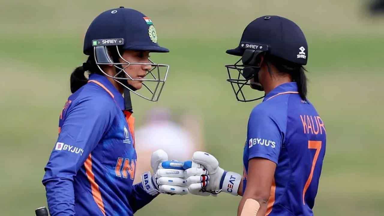 IND vs SL: ಮಂಧಾನ- ಹರ್ಮನ್ಪ್ರೀತ್ ಅಬ್ಬರ; ಎರಡನೇ ಟಿ20 ಗೆಲುವಿನೊಂದಿಗೆ ಸರಣಿ ಗೆದ್ದ ಭಾರತ ಮಹಿಳಾ ಪಡೆ IND vs SL: ಮಂಧಾನ- ಹರ್ಮನ್ಪ್ರೀತ್ ಅಬ್ಬರ; ಎರಡನೇ ಟಿ20 ಗೆಲುವಿನೊಂದಿಗೆ ಸರಣಿ ಗೆದ್ದ ಭಾರತ ಮಹಿಳಾ ಪಡೆ
