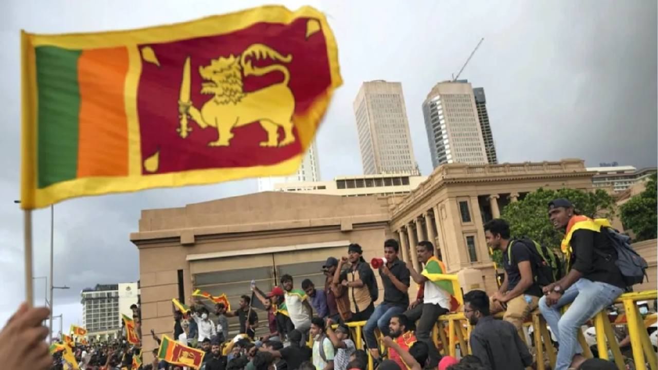 Sri Lanka Financial Crisis: ಇಂಧನ ಕೊರತೆ ಕಾರಣಕ್ಕೆ ಶಾಲೆ, ಕಚೇರಿಗಳಿಗೆ ರಜಾ ಘೋಷಿಸಿದ ಶ್ರೀಲಂಕಾ ಸರ್ಕಾರ