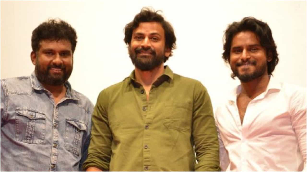 ‘ಕ್ಷೇತ್ರಪತಿ’ ಆದ ನವೀನ್ ಶಂಕರ್ಗೆ ಶುಭ ಕೋರಿದ ಡಾಲಿ ಧನಂಜಯ; ಮೋಷನ್ ಪೋಸ್ಟರ್ ರಿಲೀಸ್ ‘ಕ್ಷೇತ್ರಪತಿ’ ಆದ ನವೀನ್ ಶಂಕರ್ಗೆ ಶುಭ ಕೋರಿದ ಡಾಲಿ ಧನಂಜಯ; ಮೋಷನ್ ಪೋಸ್ಟರ್ ರಿಲೀಸ್
