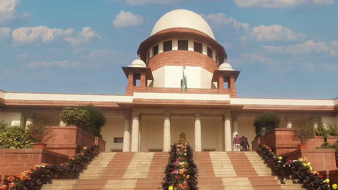 ಮಕ್ಕಳು ಬೆಳಗ್ಗೆ 7 ಗಂಟೆಗೆ ಶಾಲೆಗೆ ಹೋಗುತ್ತಾರೆ ಹೀಗಿರುವಾಗ ಸುಪ್ರೀಂಕೋರ್ಟ್ 9 ಗಂಟೆಗೆ ಕೆಲಸ ಆರಂಭಿಸಬಹುದು: ನ್ಯಾಯಮೂರ್ತಿ ಲಲಿತ್ ಮಕ್ಕಳು ಬೆಳಗ್ಗೆ 7 ಗಂಟೆಗೆ ಶಾಲೆಗೆ ಹೋಗುತ್ತಾರೆ ಹೀಗಿರುವಾಗ ಸುಪ್ರೀಂಕೋರ್ಟ್ 9 ಗಂಟೆಗೆ ಕೆಲಸ ಆರಂಭಿಸಬಹುದು: ನ್ಯಾಯಮೂರ್ತಿ ಲಲಿತ್